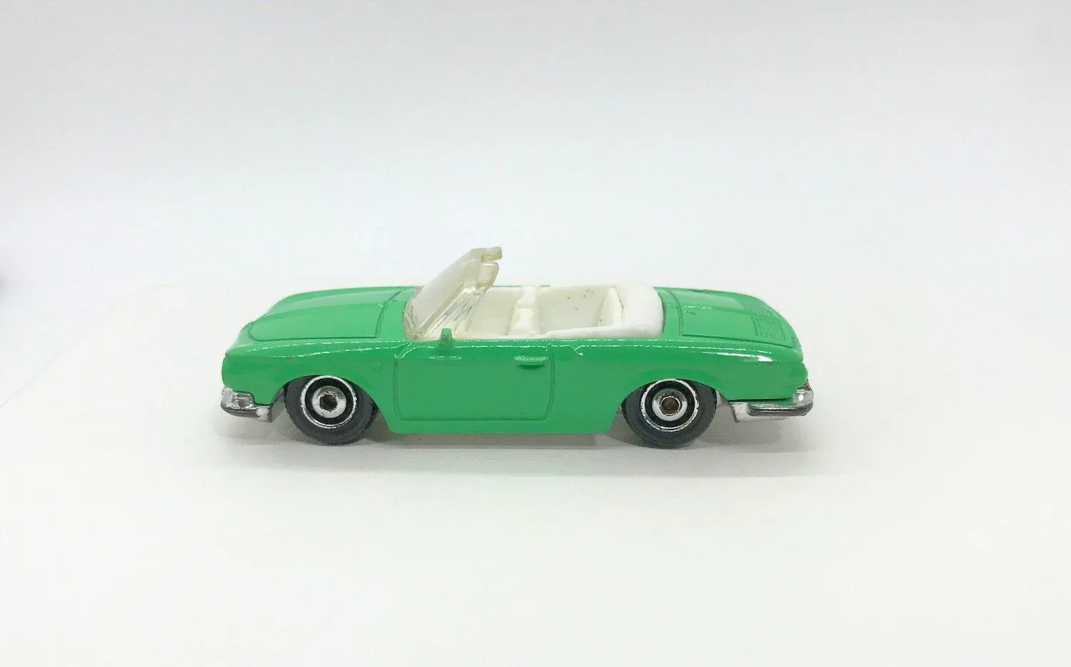 Matchbox Green Volkswagen Karmann Ghia Convertible (2012)